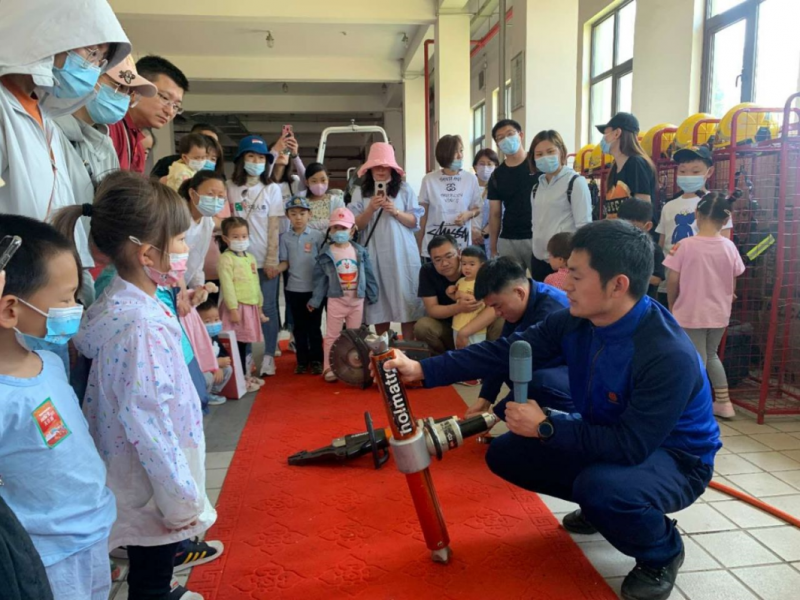 壹现场丨六一儿童节将至 北京石景山消防传授火灾逃生“救命三招”休闲区蓝鸢梦想 - Www.slyday.coM 壹现场丨六一儿童节将至 北京石景山消防传授火灾逃生“救命三招”休闲区蓝鸢梦想 - Www.slyday.coM