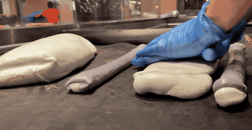 小时候那种横截面有字的糖条,是怎么做上去的字?休闲区蓝鸢梦想 - Www.slyday.coM 小时候那种横截面有字的糖条,是怎么做上去的字?休闲区蓝鸢梦想 - Www.slyday.coM