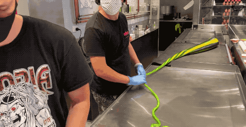 小时候那种横截面有字的糖条,是怎么做上去的字?休闲区蓝鸢梦想 - Www.slyday.coM 小时候那种横截面有字的糖条,是怎么做上去的字?休闲区蓝鸢梦想 - Www.slyday.coM