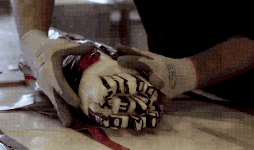 小时候那种横截面有字的糖条,是怎么做上去的字?休闲区蓝鸢梦想 - Www.slyday.coM 小时候那种横截面有字的糖条,是怎么做上去的字?休闲区蓝鸢梦想 - Www.slyday.coM