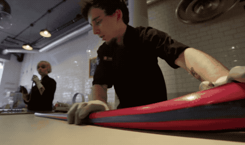 小时候那种横截面有字的糖条,是怎么做上去的字?休闲区蓝鸢梦想 - Www.slyday.coM 小时候那种横截面有字的糖条,是怎么做上去的字?休闲区蓝鸢梦想 - Www.slyday.coM