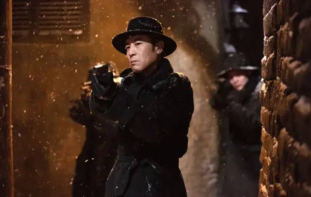 《悬崖之上》,《风声》之后最好的谍战片?休闲区蓝鸢梦想 - Www.slyday.coM 《悬崖之上》,《风声》之后最好的谍战片?休闲区蓝鸢梦想 - Www.slyday.coM