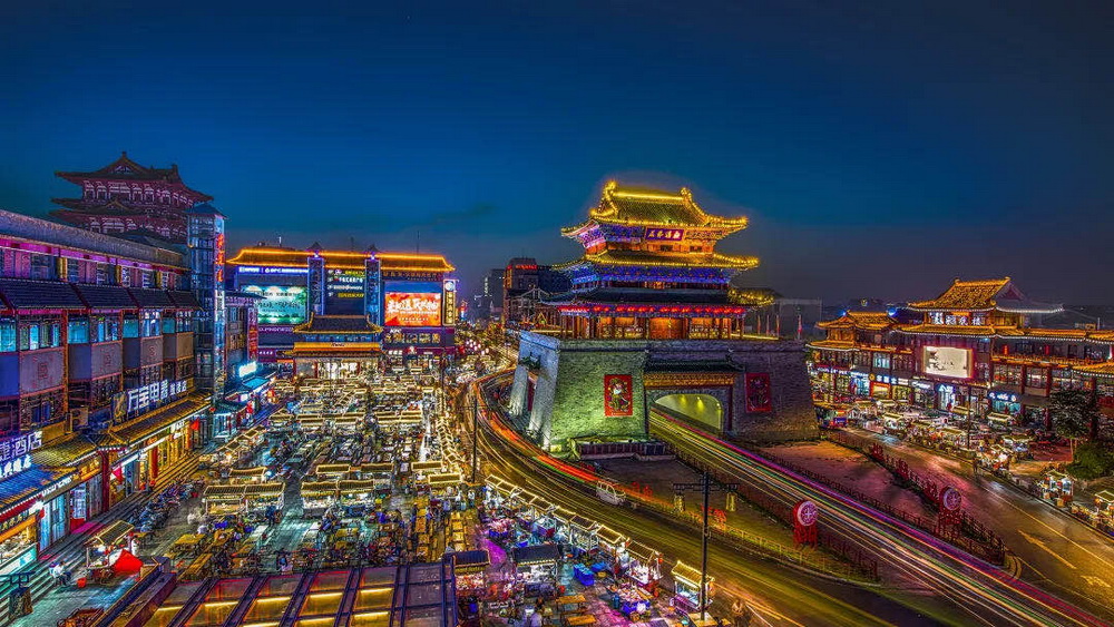 开封的夜景.
