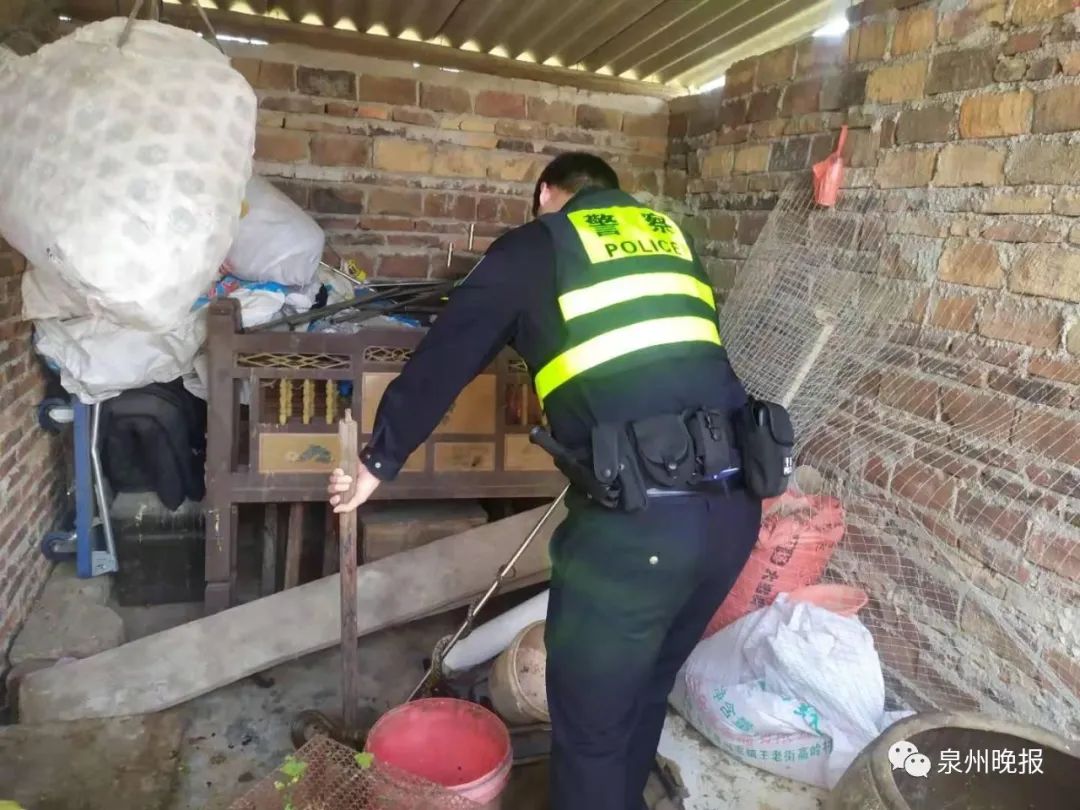 惊魂!泉州一女子半夜醒来,床头柜上竟有一条长蛇休闲区蓝鸢梦想 - Www.slyday.coM 惊魂!泉州一女子半夜醒来,床头柜上竟有一条长蛇休闲区蓝鸢梦想 - Www.slyday.coM