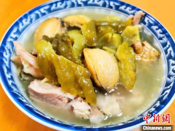 猪骨鲜鲍凉瓜汤 李晓春 摄