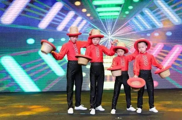 紧急寻人!河北4名杂技学校学生到成都演出,失联5天,仍有两个孩子下落不明休闲区蓝鸢梦想 - Www.slyday.coM 紧急寻人!河北4名杂技学校学生到成都演出,失联5天,仍有两个孩子下落不明休闲区蓝鸢梦想 - Www.slyday.coM