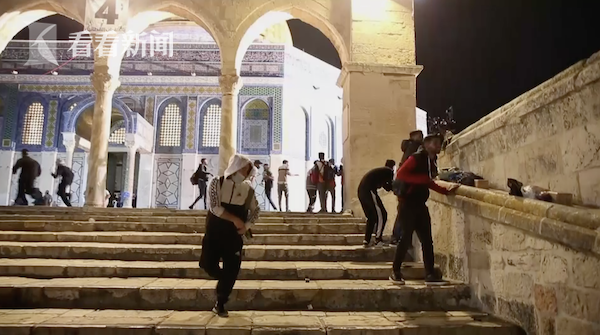 以色列警察与巴勒斯坦人在耶路撒冷老城激烈冲突 超百人受伤休闲区蓝鸢梦想 - Www.slyday.coM 以色列警察与巴勒斯坦人在耶路撒冷老城激烈冲突 超百人受伤休闲区蓝鸢梦想 - Www.slyday.coM