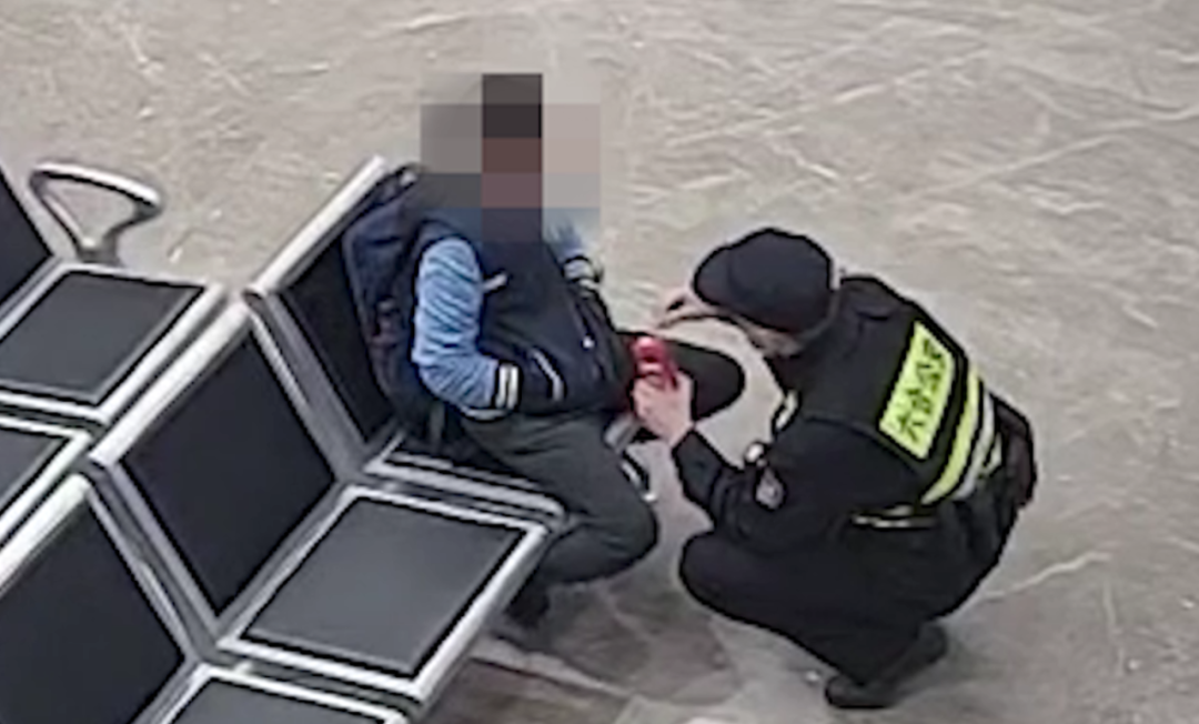 全网爆哭!12岁男孩凌晨离家出走:“我想去妈妈的坟上看看”!打开评论区…眼泪再次决堤休闲区蓝鸢梦想 - Www.slyday.coM 全网爆哭!12岁男孩凌晨离家出走:“我想去妈妈的坟上看看”!打开评论区…眼泪再次决堤休闲区蓝鸢梦想 - Www.slyday.coM