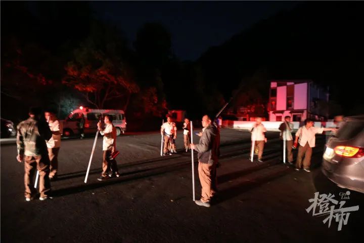 凌晨,最后一只豹子被发现,但是...休闲区蓝鸢梦想 - Www.slyday.coM 凌晨,最后一只豹子被发现,但是...休闲区蓝鸢梦想 - Www.slyday.coM