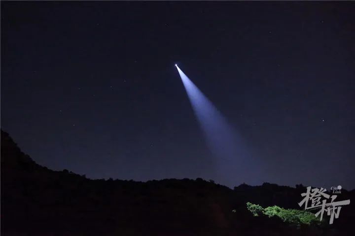 凌晨,最后一只豹子被发现,但是...休闲区蓝鸢梦想 - Www.slyday.coM 凌晨,最后一只豹子被发现,但是...休闲区蓝鸢梦想 - Www.slyday.coM