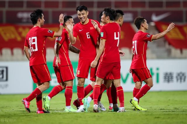 陈戌源笑着离开赛场!国足5比0大胜马尔代夫,足协努力没有白费休闲区蓝鸢梦想 - Www.slyday.coM 陈戌源笑着离开赛场!国足5比0大胜马尔代夫,足协努力没有白费休闲区蓝鸢梦想 - Www.slyday.coM