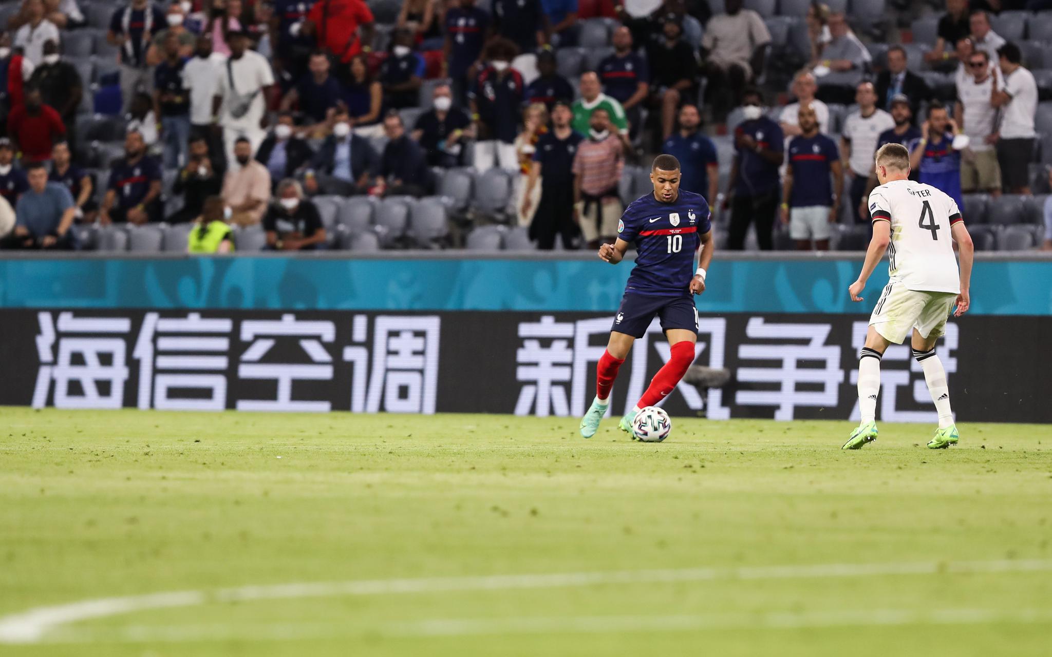 C罗加冕欧洲杯历史射手王,世界冠军对决法国胜休闲区蓝鸢梦想 - Www.slyday.coM C罗加冕欧洲杯历史射手王,世界冠军对决法国胜休闲区蓝鸢梦想 - Www.slyday.coM