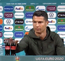 C罗拒绝可乐称要喝水!长期喝可乐的危害有多大?多数人都不知情…休闲区蓝鸢梦想 - Www.slyday.coM C罗拒绝可乐称要喝水!长期喝可乐的危害有多大?多数人都不知情…休闲区蓝鸢梦想 - Www.slyday.coM