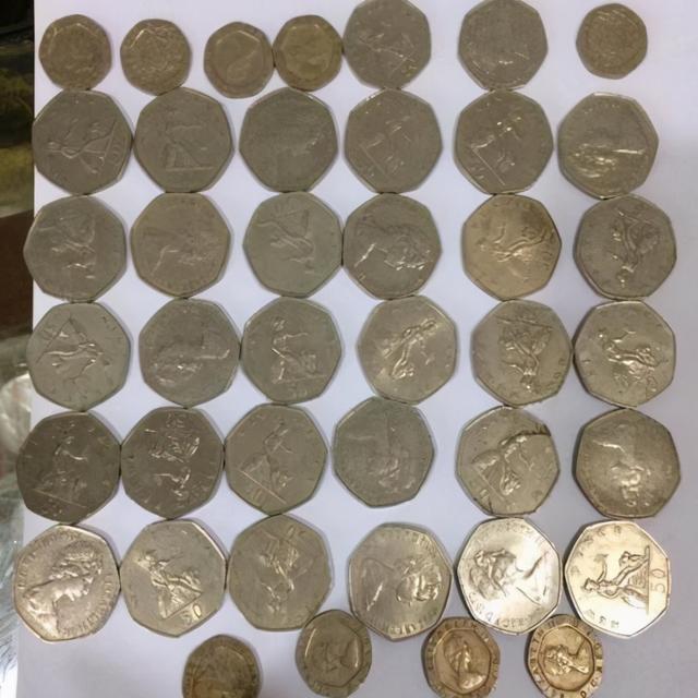英国一枚20便士硬币因印刷错误,市值狂增,售价57英镑