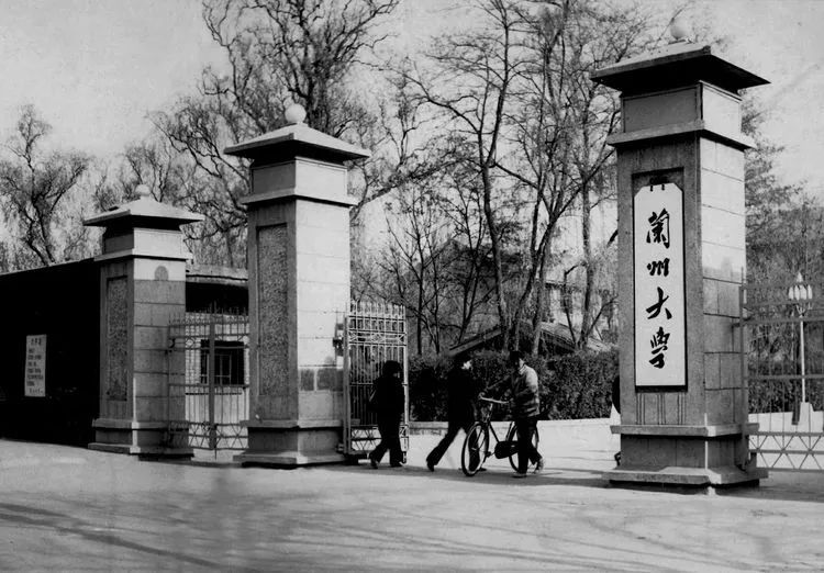 西安兰州经济总量_兰州至西安高铁线路图(2)