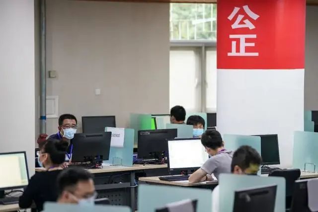 亚博APP:高考出分工夫,集中正在这几天!_1