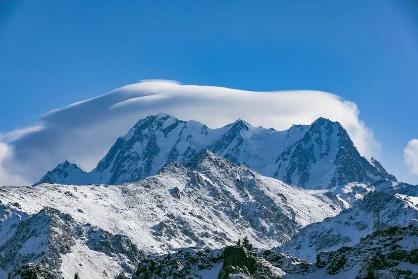 新疆最惊艳的山峰都在这里,是时候带你们去看看了!休闲区蓝鸢梦想 - Www.slyday.coM 新疆最惊艳的山峰都在这里,是时候带你们去看看了!休闲区蓝鸢梦想 - Www.slyday.coM