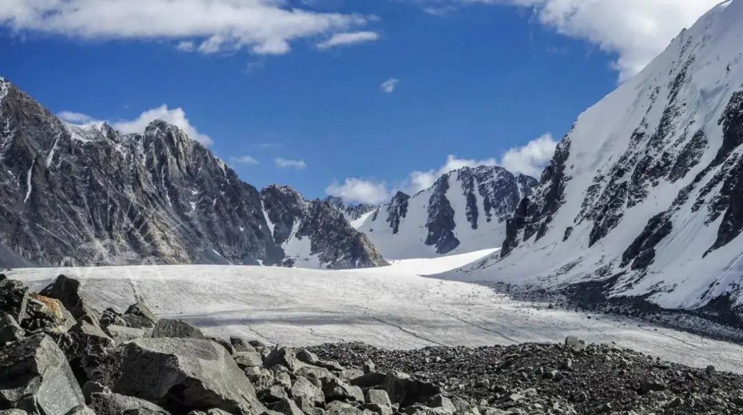 新疆最惊艳的山峰都在这里,是时候带你们去看看了!休闲区蓝鸢梦想 - Www.slyday.coM 新疆最惊艳的山峰都在这里,是时候带你们去看看了!休闲区蓝鸢梦想 - Www.slyday.coM