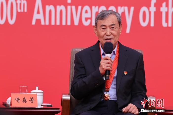 图为中国科学院院士、清华大学生命科学学院教授隋森芳参加交流。 中新社记者 杨可佳 摄