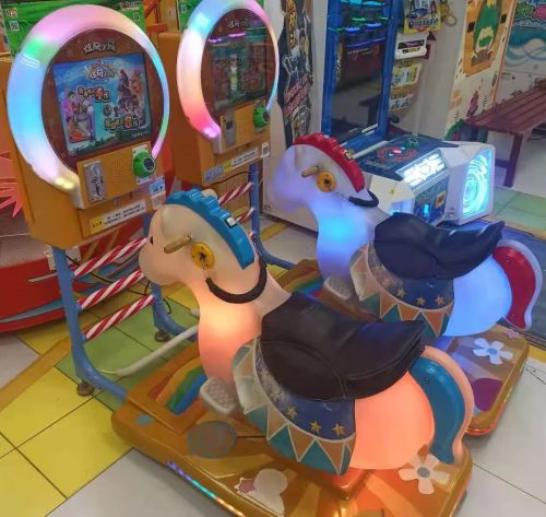 童年的摇摇车,随记忆一直晃到现在休闲区蓝鸢梦想 - Www.slyday.coM 童年的摇摇车,随记忆一直晃到现在休闲区蓝鸢梦想 - Www.slyday.coM