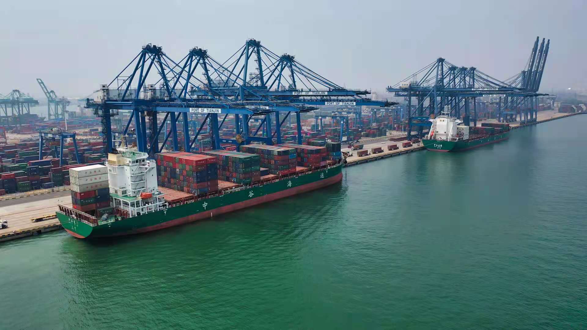 天津港的5g集装箱码头