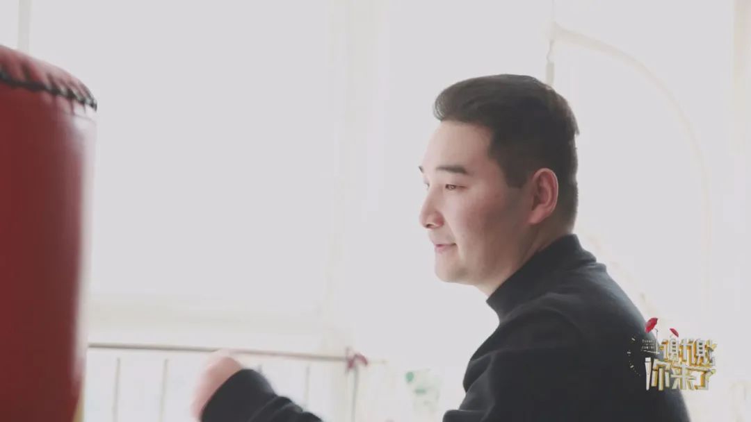 谢谢你来了|照顾瘫痪母亲6年,他为何把情绪发泄在父亲身上?休闲区蓝鸢梦想 - Www.slyday.coM 谢谢你来了|照顾瘫痪母亲6年,他为何把情绪发泄在父亲身上?休闲区蓝鸢梦想 - Www.slyday.coM