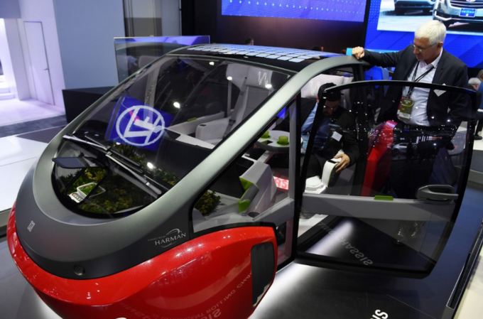 美国要求车企上报涉自动驾驶事故