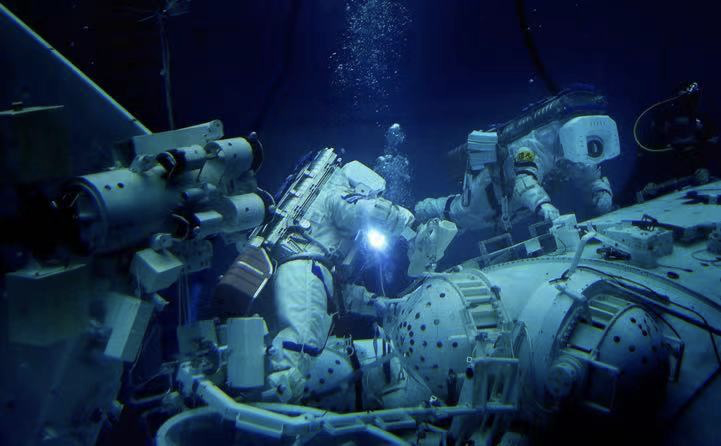 揭秘新型出舱服!中国第一位太空行走的女航天员,或两年内出现休闲区蓝鸢梦想 - Www.slyday.coM 揭秘新型出舱服!中国第一位太空行走的女航天员,或两年内出现休闲区蓝鸢梦想 - Www.slyday.coM