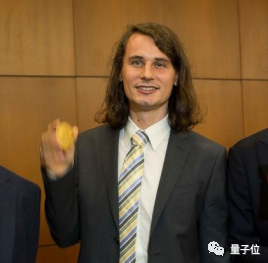 最年轻菲尔兹奖得主我用计算机辅助证明研究大一统理论