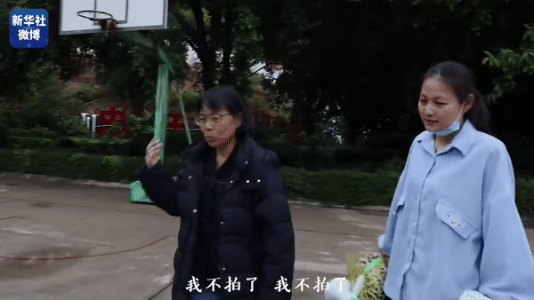 高考后,她悄悄躲进办公室休闲区蓝鸢梦想 - Www.slyday.coM 高考后,她悄悄躲进办公室休闲区蓝鸢梦想 - Www.slyday.coM