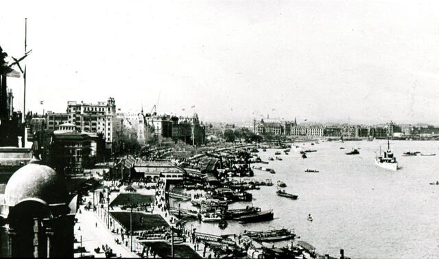1921年,上海人口大概是250万以上,是当时中国最大的城市,相当于三个