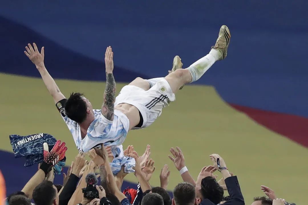 28年的等待,5次大赛决赛的折翼,阿根廷登顶美洲杯,梅西圆梦!休闲区蓝鸢梦想 - Www.slyday.coM 28年的等待,5次大赛决赛的折翼,阿根廷登顶美洲杯,梅西圆梦!休闲区蓝鸢梦想 - Www.slyday.coM