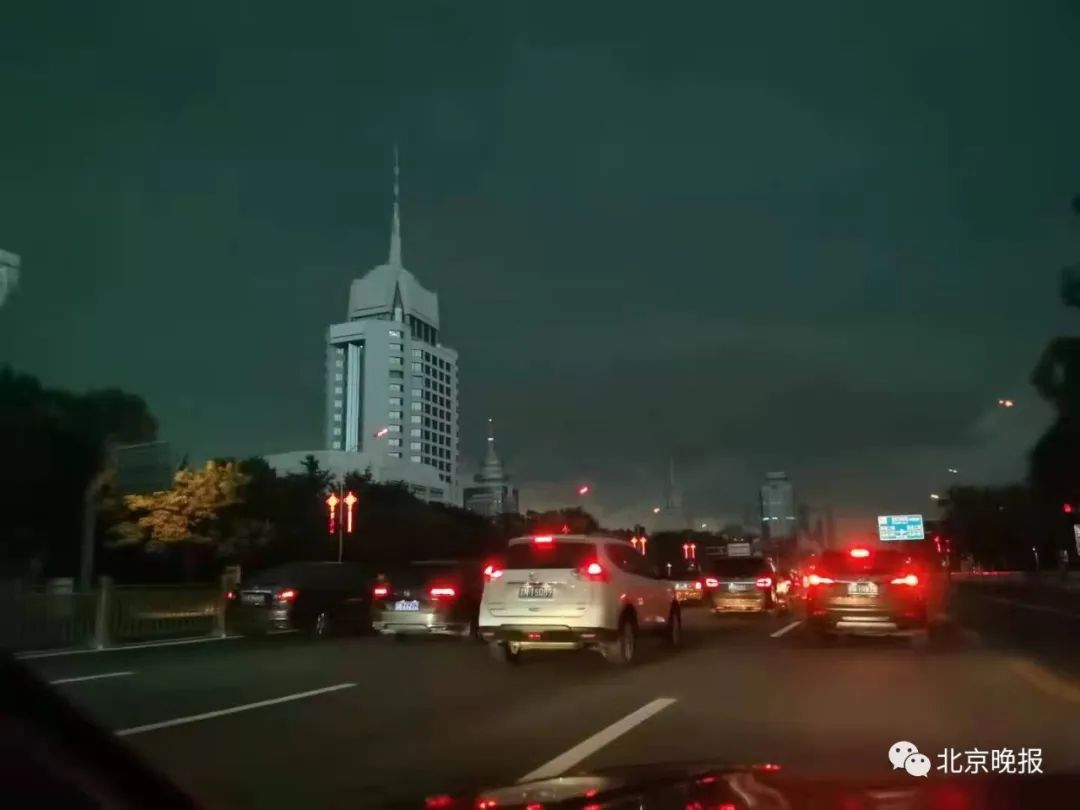 多区“盆泼大雨”!北京建议机关、企事业单位明日弹性或错峰上下班休闲区蓝鸢梦想 - Www.slyday.coM 多区“盆泼大雨”!北京建议机关、企事业单位明日弹性或错峰上下班休闲区蓝鸢梦想 - Www.slyday.coM