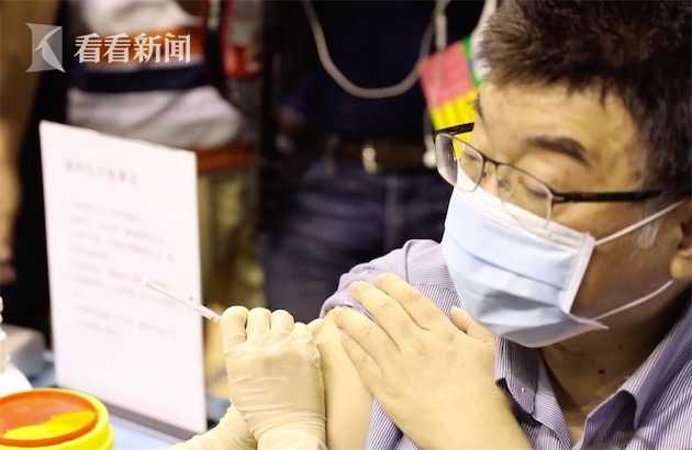 结束21天隔离后,台湾学者邱毅在厦门接种新冠疫苗:感觉非常好!休闲区蓝鸢梦想 - Www.slyday.coM 结束21天隔离后,台湾学者邱毅在厦门接种新冠疫苗:感觉非常好!休闲区蓝鸢梦想 - Www.slyday.coM