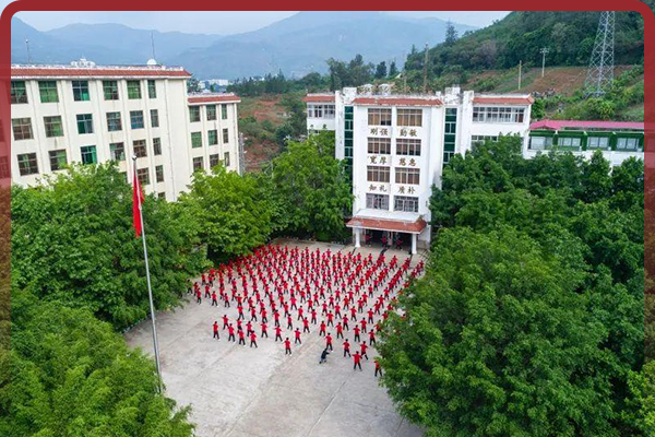 高考后,张桂梅最新视频流出:送走150名学生后,她一人“躲进”办公室休闲区蓝鸢梦想 - Www.slyday.coM 高考后,张桂梅最新视频流出:送走150名学生后,她一人“躲进”办公室休闲区蓝鸢梦想 - Www.slyday.coM