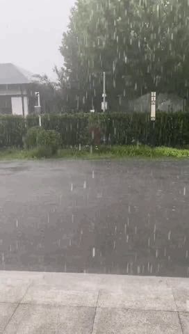 暴雨雷电大风冰雹,北京四预警齐发!明天仍有中到大雨