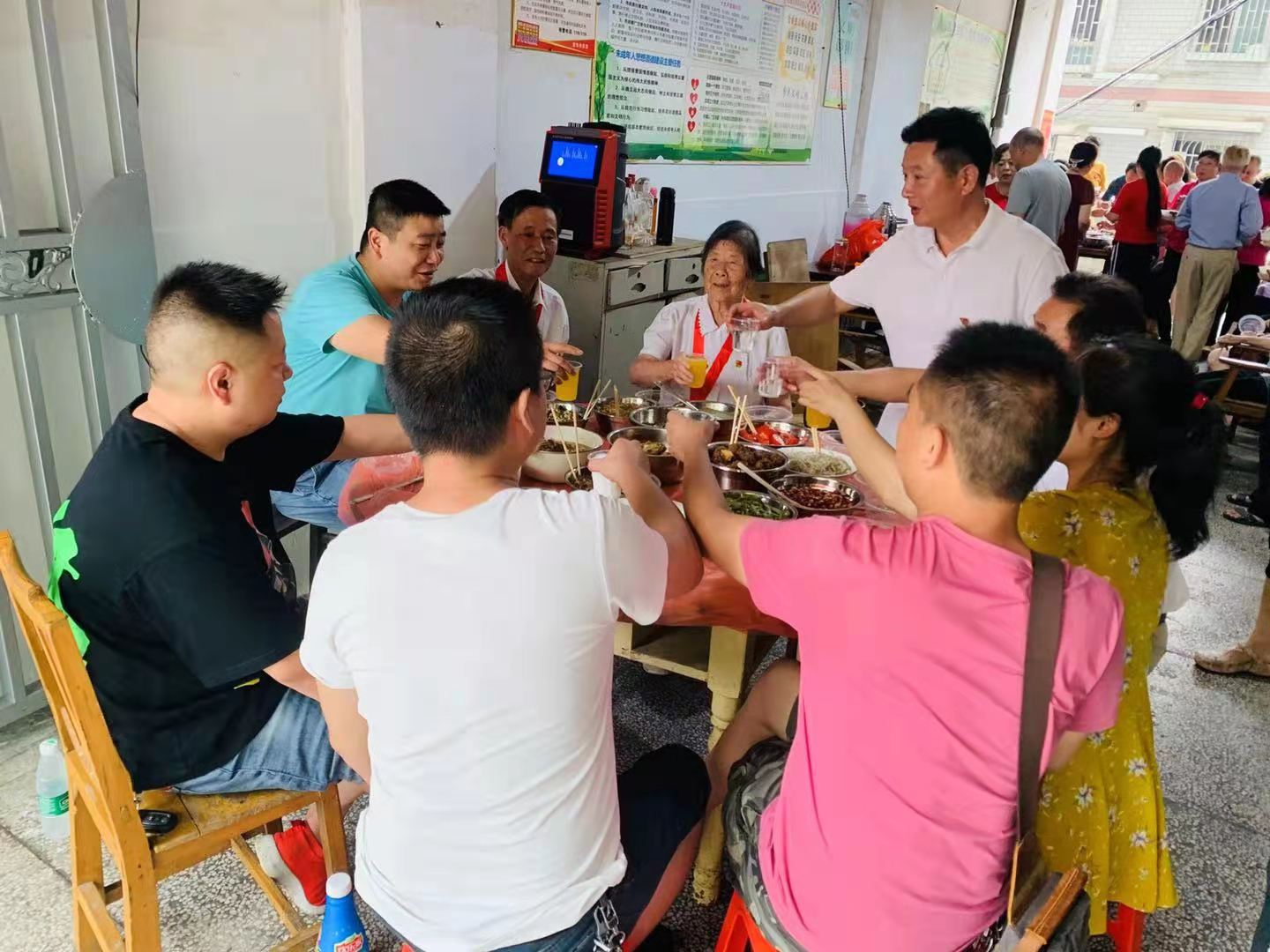 双清区东风路街道宝东社区进出口公司自发组织红歌比赛为党庆生休闲区蓝鸢梦想 - Www.slyday.coM 双清区东风路街道宝东社区进出口公司自发组织红歌比赛为党庆生休闲区蓝鸢梦想 - Www.slyday.coM