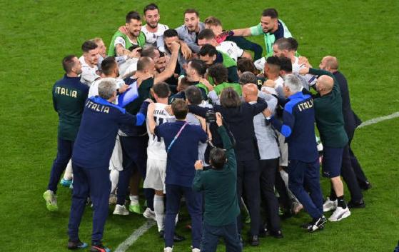 意大利战胜世界第一晋级4强,已连续32场不败休闲区蓝鸢梦想 - Www.slyday.coM 意大利战胜世界第一晋级4强,已连续32场不败休闲区蓝鸢梦想 - Www.slyday.coM