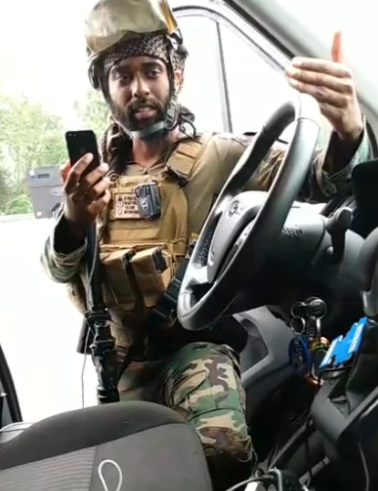 11名不明武装人员美国街头与警方对峙:装备精良 双方僵持9小时休闲区蓝鸢梦想 - Www.slyday.coM 11名不明武装人员美国街头与警方对峙:装备精良 双方僵持9小时休闲区蓝鸢梦想 - Www.slyday.coM