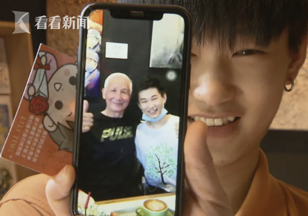 大太阳下排队1小时!上海这些暖心小店不是传统网红,却火了!休闲区蓝鸢梦想 - Www.slyday.coM 大太阳下排队1小时!上海这些暖心小店不是传统网红,却火了!休闲区蓝鸢梦想 - Www.slyday.coM