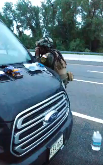 11名不明武装人员美国街头与警方对峙:装备精良 双方僵持9小时休闲区蓝鸢梦想 - Www.slyday.coM 11名不明武装人员美国街头与警方对峙:装备精良 双方僵持9小时休闲区蓝鸢梦想 - Www.slyday.coM