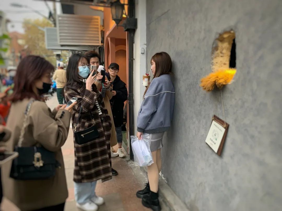 大太阳下排队1小时!上海这些暖心小店不是传统网红,却火了!休闲区蓝鸢梦想 - Www.slyday.coM 大太阳下排队1小时!上海这些暖心小店不是传统网红,却火了!休闲区蓝鸢梦想 - Www.slyday.coM