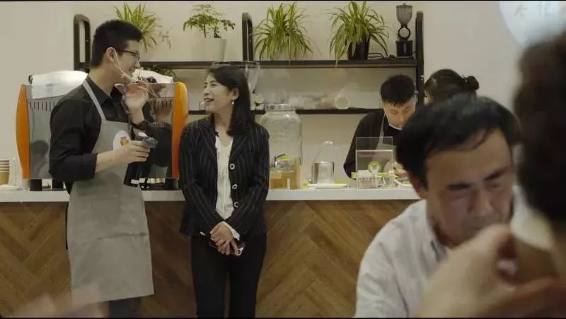 大太阳下排队1小时!上海这些暖心小店不是传统网红,却火了!休闲区蓝鸢梦想 - Www.slyday.coM 大太阳下排队1小时!上海这些暖心小店不是传统网红,却火了!休闲区蓝鸢梦想 - Www.slyday.coM