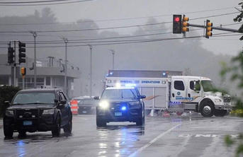 美国警方与武装人员发生对峙,11名武装人员被捕休闲区蓝鸢梦想 - Www.slyday.coM 美国警方与武装人员发生对峙,11名武装人员被捕休闲区蓝鸢梦想 - Www.slyday.coM