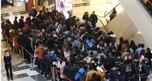 大太阳下排队1小时!上海这些暖心小店不是传统网红,却火了!休闲区蓝鸢梦想 - Www.slyday.coM 大太阳下排队1小时!上海这些暖心小店不是传统网红,却火了!休闲区蓝鸢梦想 - Www.slyday.coM