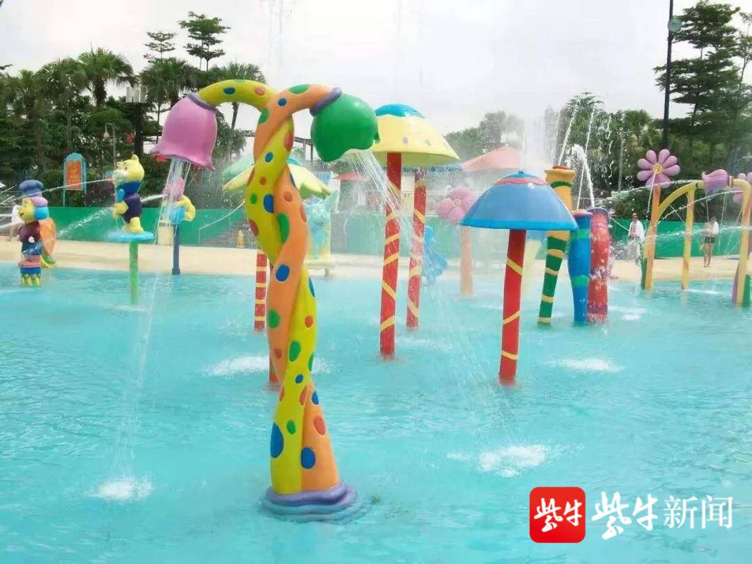 南京玄武湖景区开启夜游模式,菱洲生态乐园水乐园开放