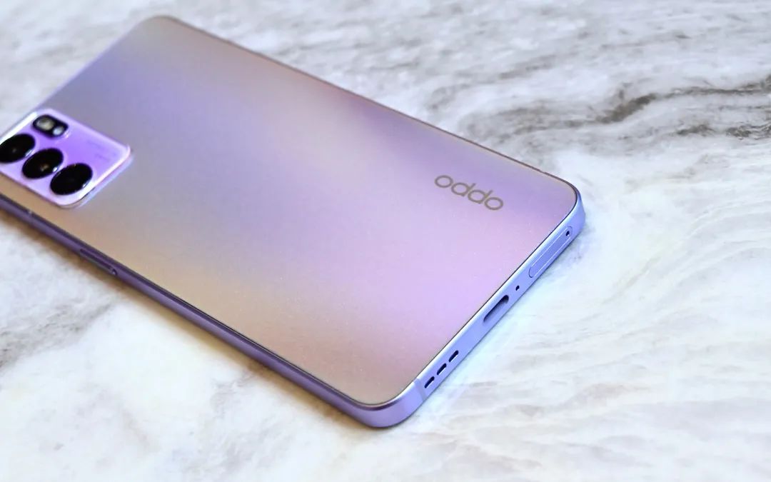 oppo手机最新款reno6,oppo 6 oppo reno6星黛紫体验,3000元内手机颜值能达到什么程度?