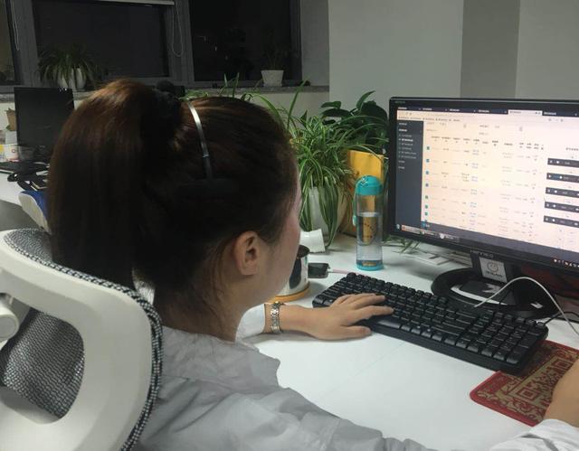 鉴黄师工作单一薪酬还很高,为啥没人能长期干?业内人给出答案休闲区蓝鸢梦想 - Www.slyday.coM 鉴黄师工作单一薪酬还很高,为啥没人能长期干?业内人给出答案休闲区蓝鸢梦想 - Www.slyday.coM