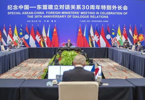 “中国正在该地区开展魅力攻势,赢了美国”
