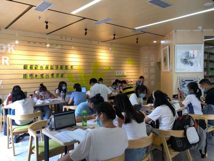 深圳首家24小时图书馆成网红打卡地!启用近一年累计接待3.5万人次休闲区蓝鸢梦想 - Www.slyday.coM 深圳首家24小时图书馆成网红打卡地!启用近一年累计接待3.5万人次休闲区蓝鸢梦想 - Www.slyday.coM